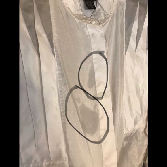 Vintage Pleated Silky White Buttn Down - Picture 8 of 9